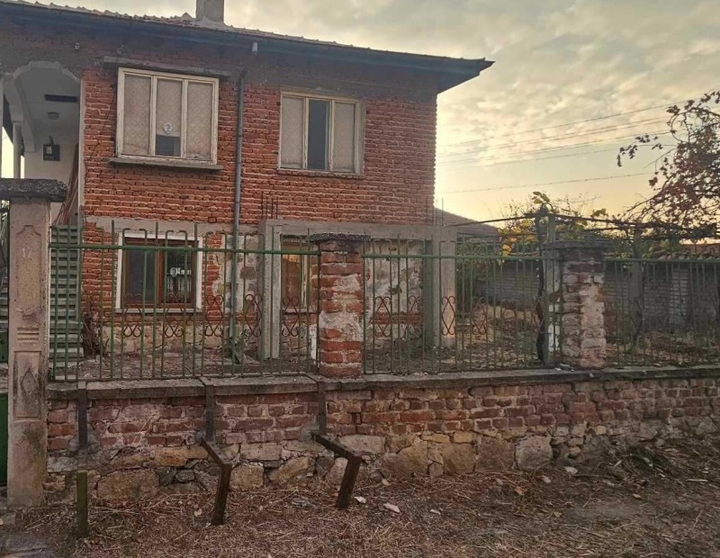 Продава  Къща, област Пловдив, с. Черноземен • 82 000 EUR • ID 21855669 — holmes.bg - [1] 