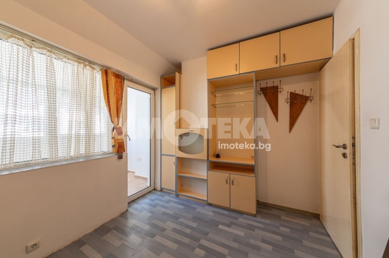 Продава 3-СТАЕН, град Варна, Лятно кино Тракия • 175000 € / 342270.25 лв. • 49229756 1 — Holmes.bg Продава 3-СТАЕН, град Варна, Лятно кино Тракия • 175000 € / 342270.25 лв. • 49229756 1