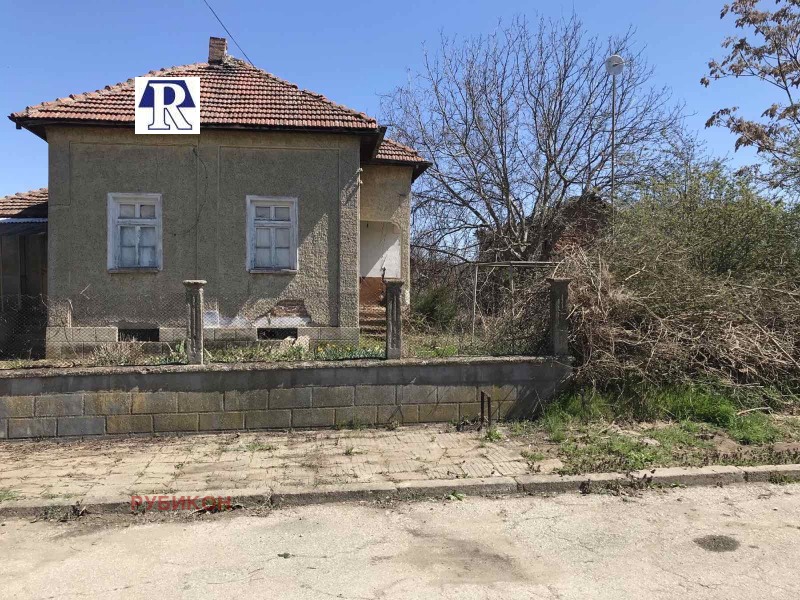 Продава КЪЩА, област Плевен, с. Девенци • 12800 € • 57419172 1 — Holmes.bg Продава КЪЩА, област Плевен, с. Девенци • 12800 € • 57419172 1
