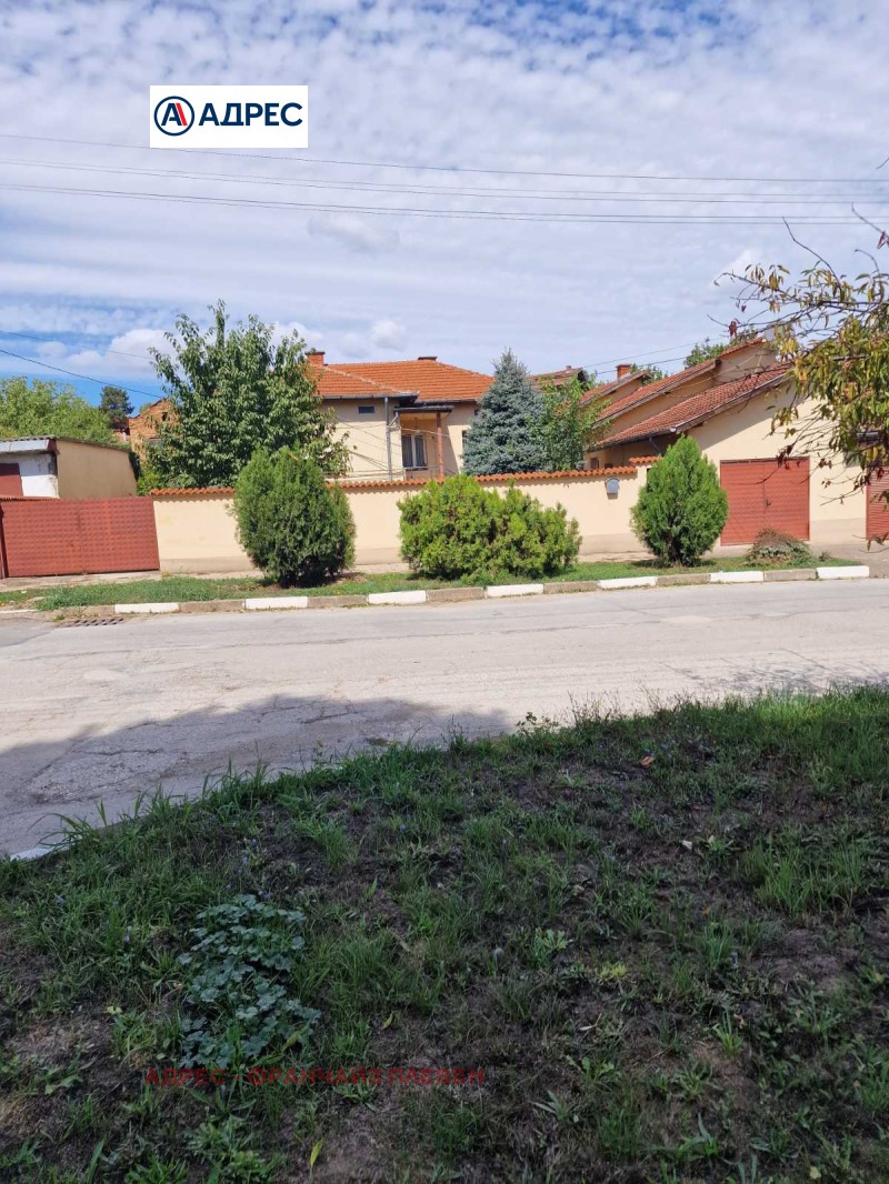 Продава КЪЩА, област Плевен, гр. Славяново • 150000 € / 293374.50 лв. • 71466956 1 — Holmes.bg Продава КЪЩА, област Плевен, гр. Славяново • 150000 € / 293374.50 лв. • 71466956 1