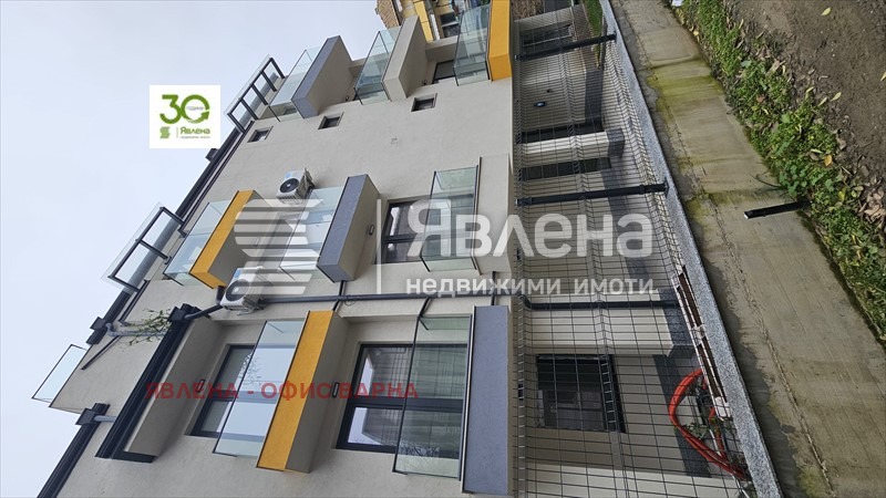 Продава 4-СТАЕН, град Варна, Левски 1 • 220000 € / 430282.60 лв. • 34109492 1 — Holmes.bg Продава 4-СТАЕН, град Варна, Левски 1 • 220000 € / 430282.60 лв. • 34109492 1