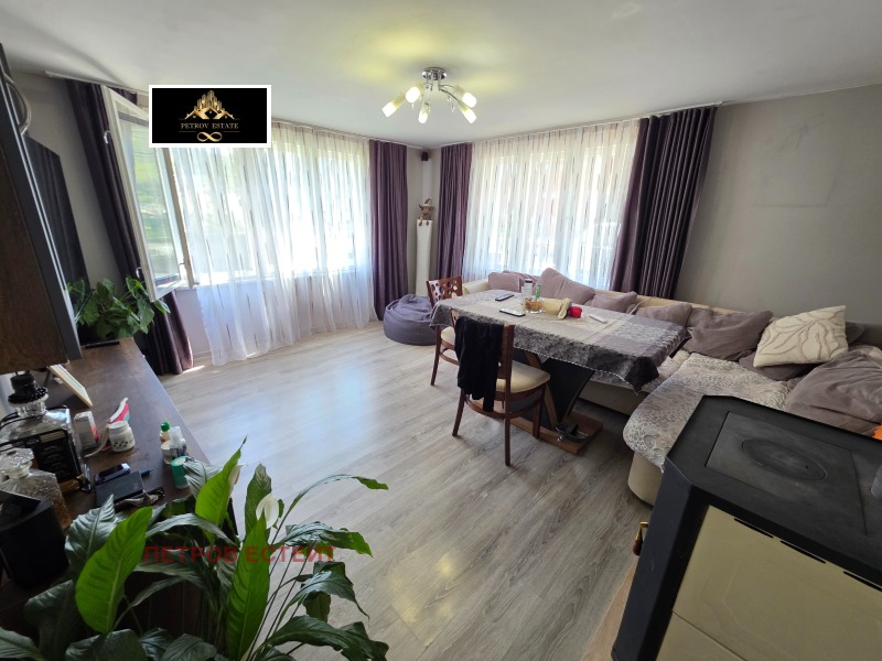 Продава ЕТАЖ ОТ КЪЩА, област Пазарджик, гр. Велинград • 119950 € / 234601.81 лв. • 13050639 1 — Holmes.bg Продава ЕТАЖ ОТ КЪЩА, област Пазарджик, гр. Велинград • 119950 € / 234601.81 лв. • 13050639 1