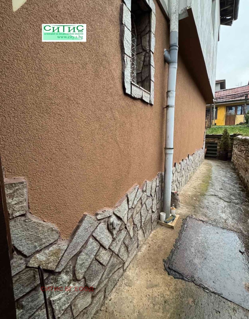 Продава ЕТАЖ ОТ КЪЩА, област Монтана, гр. Берковица • 135000 € / 264037.05 лв. • 91114357 1 — Holmes.bg Продава ЕТАЖ ОТ КЪЩА, област Монтана, гр. Берковица • 135000 € / 264037.05 лв. • 91114357 1