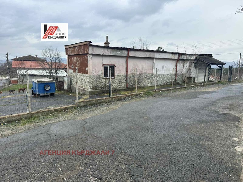 Продава МАГАЗИН, област Кърджали, с. Сипей • 149999 € / 293372.54 лв. • 34295715 1 — Holmes.bg Продава МАГАЗИН, област Кърджали, с. Сипей • 149999 € / 293372.54 лв. • 34295715 1