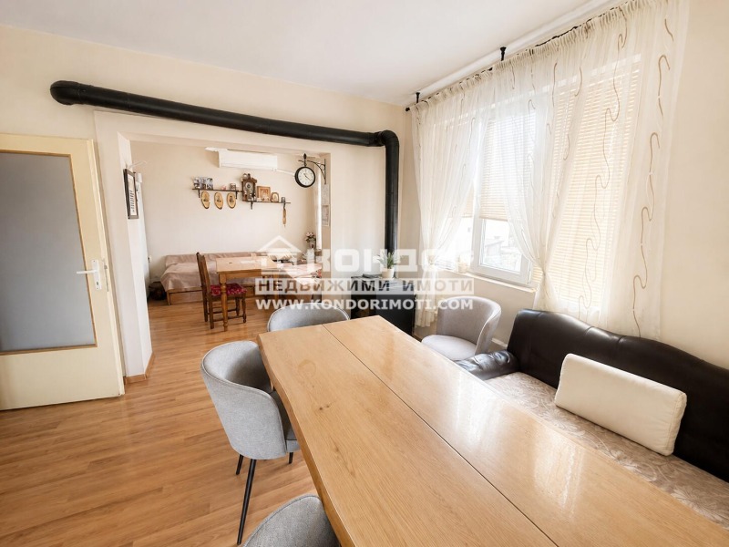 Продава ЕТАЖ ОТ КЪЩА, град Пловдив, Прослав • 159700 € / 312346.05 лв. • 77980211 1 — Holmes.bg Продава ЕТАЖ ОТ КЪЩА, град Пловдив, Прослав • 159700 € / 312346.05 лв. • 77980211 1