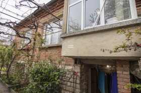 Продажба на къщи в град Сливен - изображение 9 