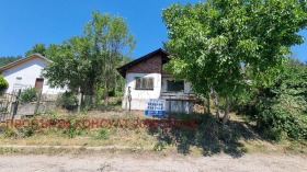 Обява Продава ВИЛА,град София, с. Долни Пасарел