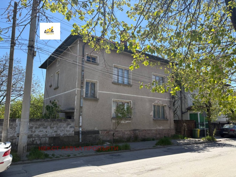 Продава КЪЩА, област София, гр. Елин Пелин • 285000 € / 557411.55 лв. • 49655569 1 — Holmes.bg Продава КЪЩА, област София, гр. Елин Пелин • 285000 € / 557411.55 лв. • 49655569 1