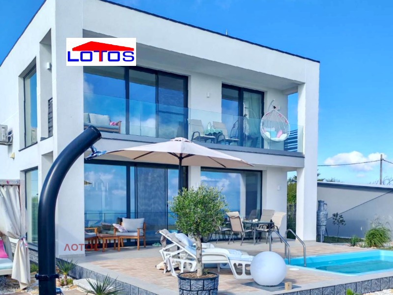 Продава ВИЛА, област Добрич, с. Топола • по договаряне • 29530124 1 — Holmes.bg Продава ВИЛА, област Добрич, с. Топола • по договаряне • 29530124 1