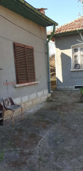 Продава Къща, с. Баница