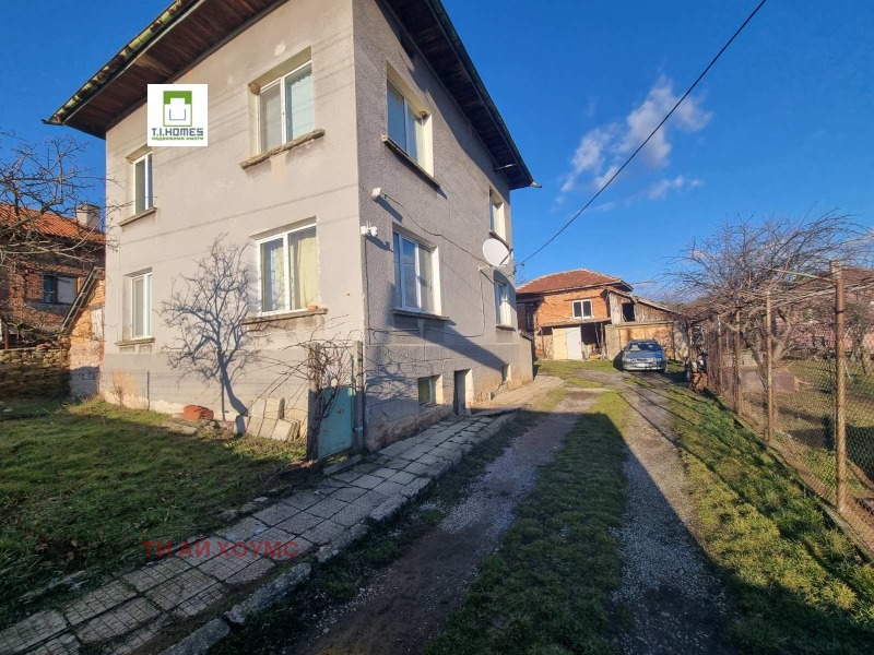 Продава КЪЩА, област София, с. Вакарел • 199900 € / 390970.42 лв. • 63009700 1 — Holmes.bg Продава КЪЩА, област София, с. Вакарел • 199900 € / 390970.42 лв. • 63009700 1