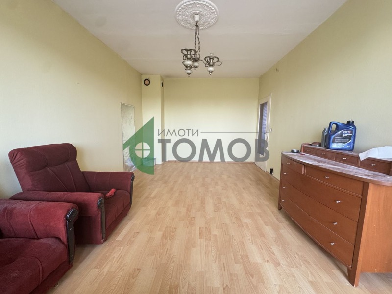 Продава 2-СТАЕН, област Шумен, гр. Нови пазар • 67000 € / 131040.61 лв. • 24616020 1 — Holmes.bg Продава 2-СТАЕН, област Шумен, гр. Нови пазар • 67000 € / 131040.61 лв. • 24616020 1