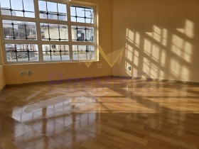 ОФИС, 32 m2 - Holmes.bg ОФИС, 32 m2