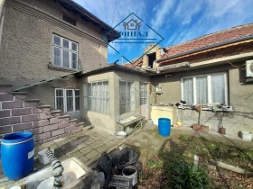 Продажба на къщи в град Шумен - изображение 19 