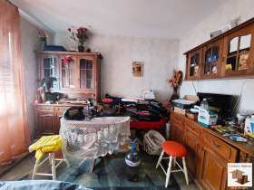 Продажба на едностайни апартаменти в град Велико Търново - изображение 1 
