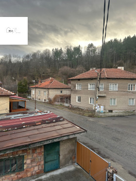 Продажба на имоти в с. Студена, област Перник - изображение 13 