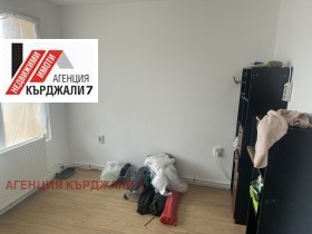 Обява Продава МНОГОСТАЕН,град Кърджали, Възрожденци