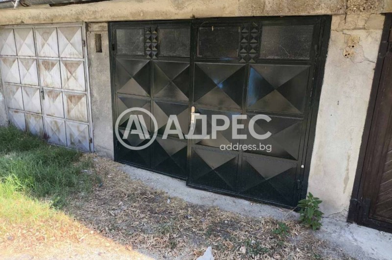Продава ГАРАЖ, ПАРКОМЯСТО, град Разград, Център • 27000 € / 52807.41 лв. • 33396170 1 — Holmes.bg Продава ГАРАЖ, ПАРКОМЯСТО, град Разград, Център • 27000 € / 52807.41 лв. • 33396170 1