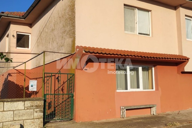 Продава КЪЩА, област Добрич, с. Божурец • 199000 € / 389210.17 лв. • 20648888 1 — Holmes.bg Продава КЪЩА, област Добрич, с. Божурец • 199000 € / 389210.17 лв. • 20648888 1