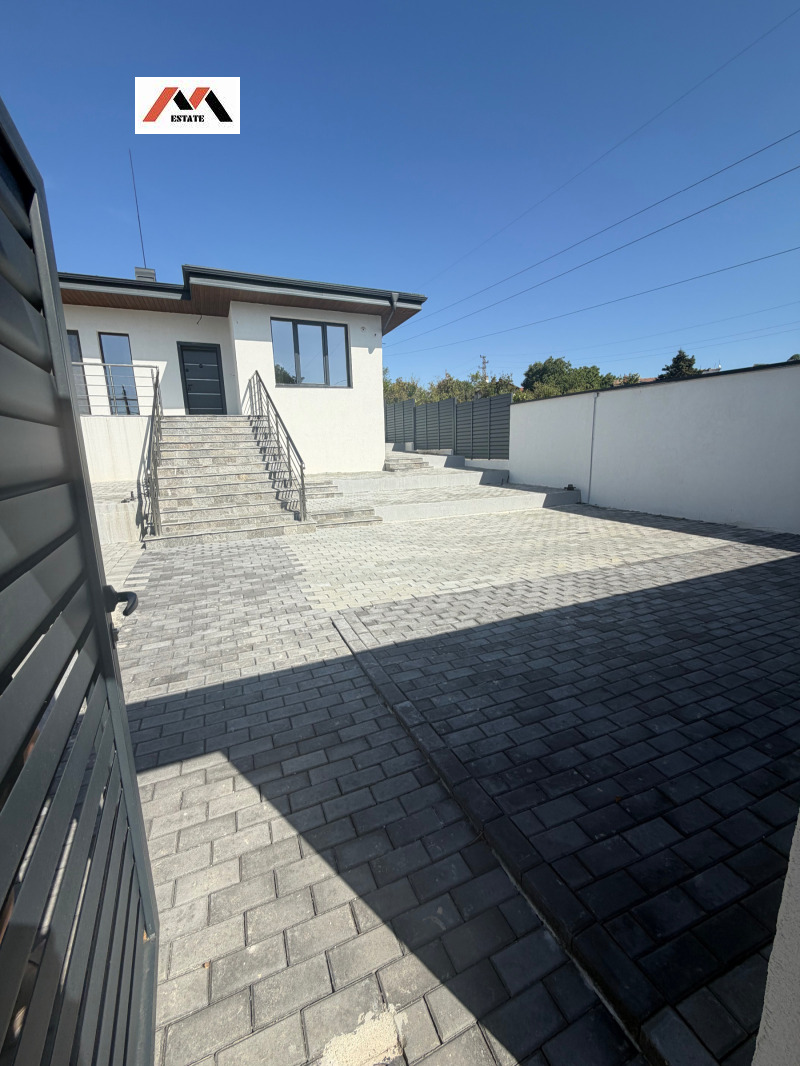 Продава КЪЩА, област Стара Загора, с. Змейово • 280000 € • 12796122 1 — Holmes.bg Продава КЪЩА, област Стара Загора, с. Змейово • 280000 € • 12796122 1