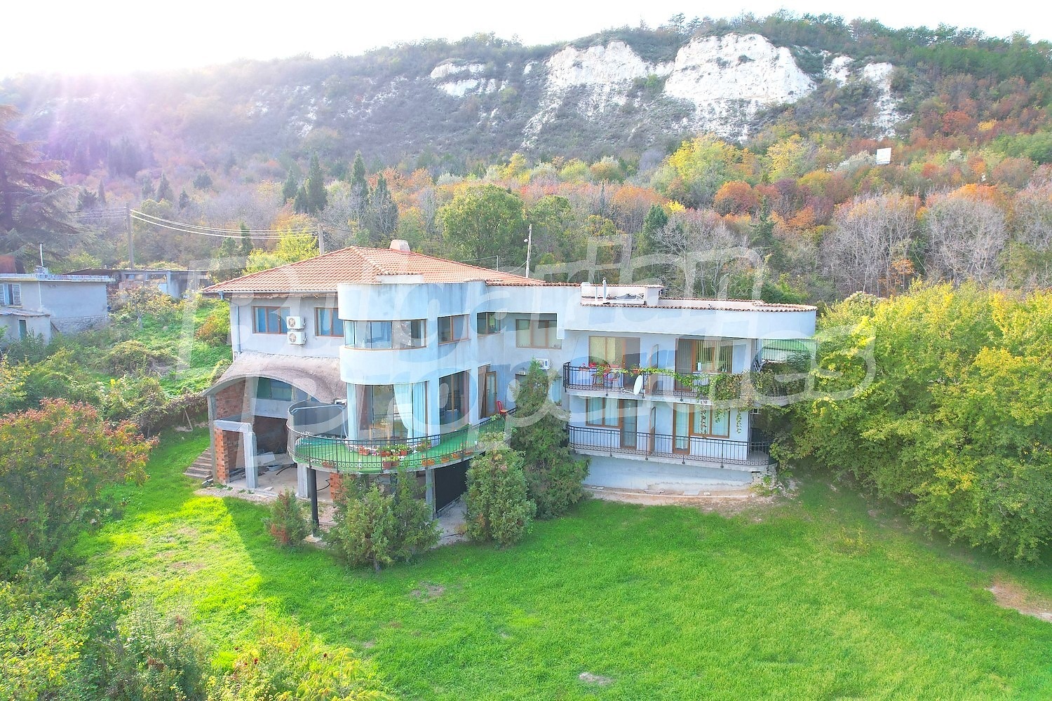 Продава Хотел град Варна , к.к. Златни пясъци , 776 кв.м | 25798136 — Imoti.com Продава Хотел град Варна , к.к. Златни пясъци , 776 кв.м | 25798136