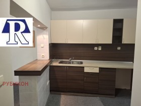 Обява Продава ЕТАЖ ОТ КЪЩА,град Плевен, Идеален център>