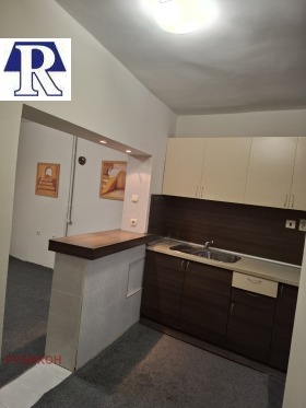 Обява Продава ЕТАЖ ОТ КЪЩА,град Плевен, Идеален център