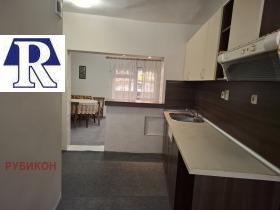 Обява Продава ЕТАЖ ОТ КЪЩА,град Плевен, Идеален център