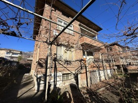 Продажба на имоти в гр. Карлово, област Пловдив — страница 8 - изображение 4 