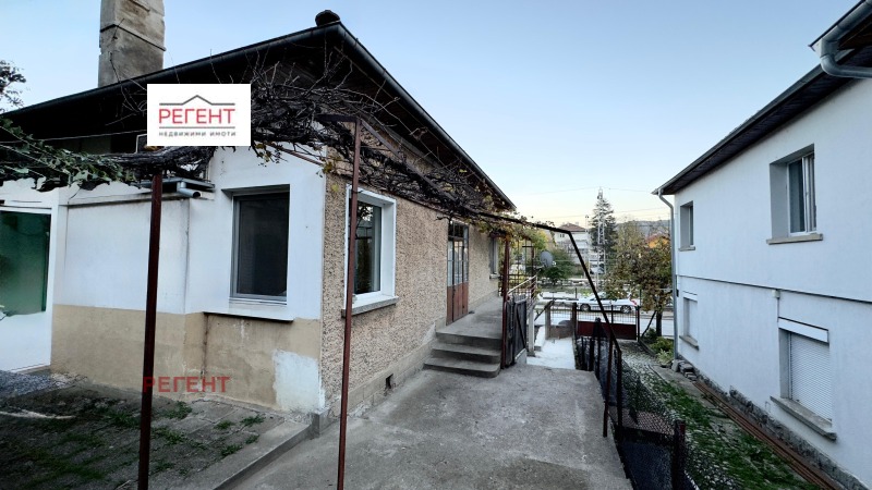 Продава КЪЩА, област Габрово, гр. Трявна • 106000 € / 207317.98 лв. • 75103422 1 — Holmes.bg Продава КЪЩА, област Габрово, гр. Трявна • 106000 € / 207317.98 лв. • 75103422 1