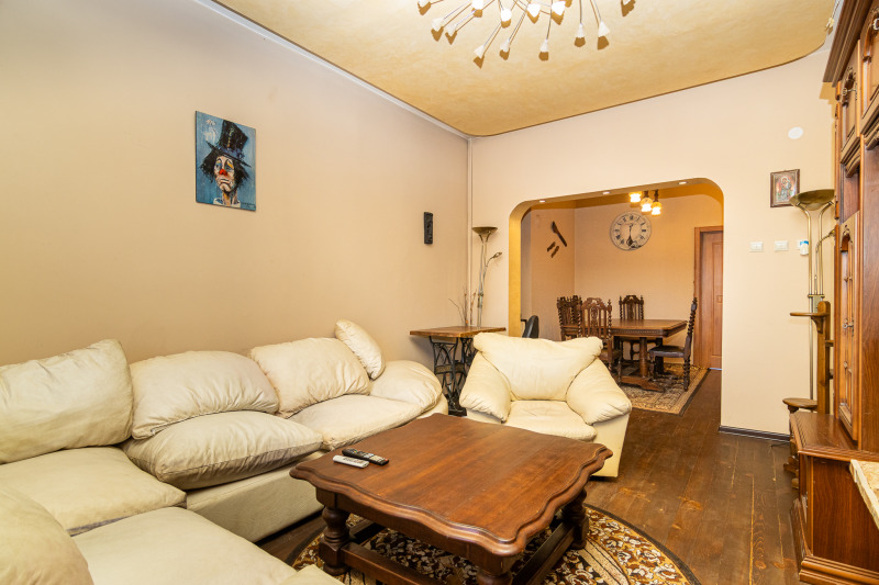 Продава 2-СТАЕН, град София, Център • 299999 € / 586747.04 лв. • 35643018 1 — Holmes.bg Продава 2-СТАЕН, град София, Център • 299999 € / 586747.04 лв. • 35643018 1