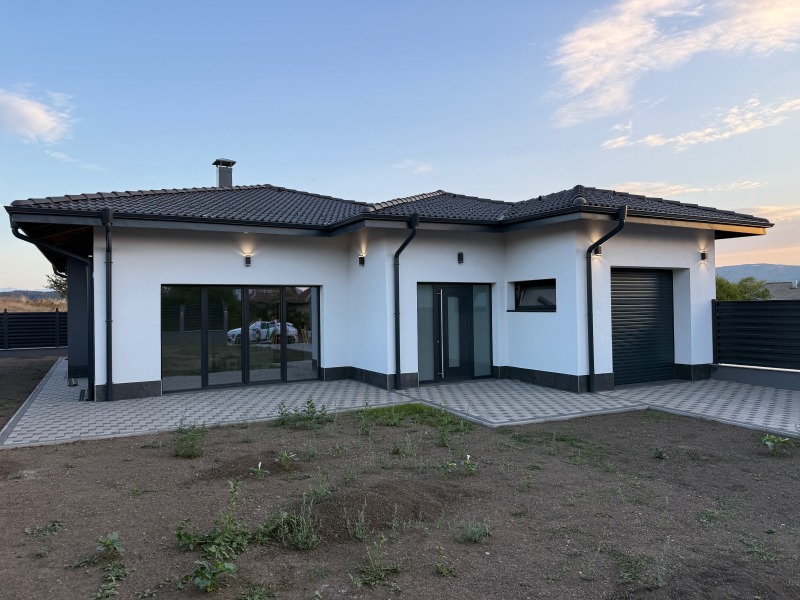Продава КЪЩА, град Перник, Църква • 349000 € • 26063198 1 — Holmes.bg Продава КЪЩА, град Перник, Църква • 349000 € • 26063198 1
