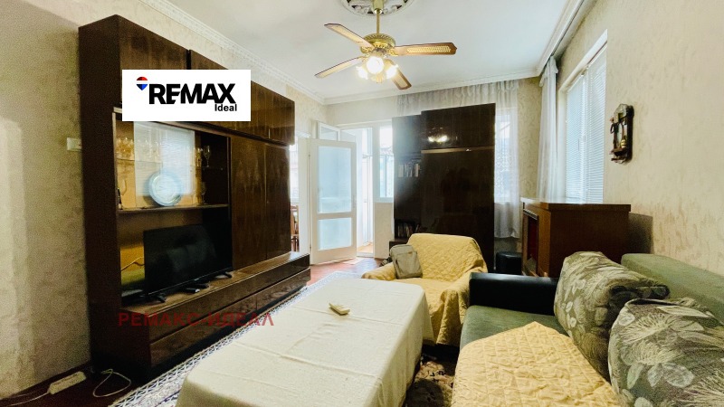 Продава ЕТАЖ ОТ КЪЩА, град Варна, Левски 1 • 159000 € / 310976.97 лв. • 65187595 1 — Holmes.bg Продава ЕТАЖ ОТ КЪЩА, град Варна, Левски 1 • 159000 € / 310976.97 лв. • 65187595 1