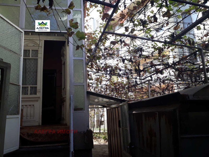 Продава  Етаж от къща, град Пазарджик, Идеален център • 72 000 EUR • ID 77613980 — holmes.bg - [1] 