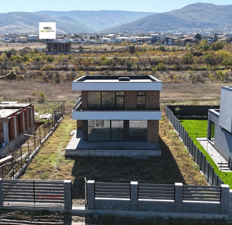 Продава КЪЩА, област Пловдив, с. Белащица • 327205 € / 639957.36 лв. • 21014476 1 — Holmes.bg Продава КЪЩА, област Пловдив, с. Белащица • 327205 € / 639957.36 лв. • 21014476 1