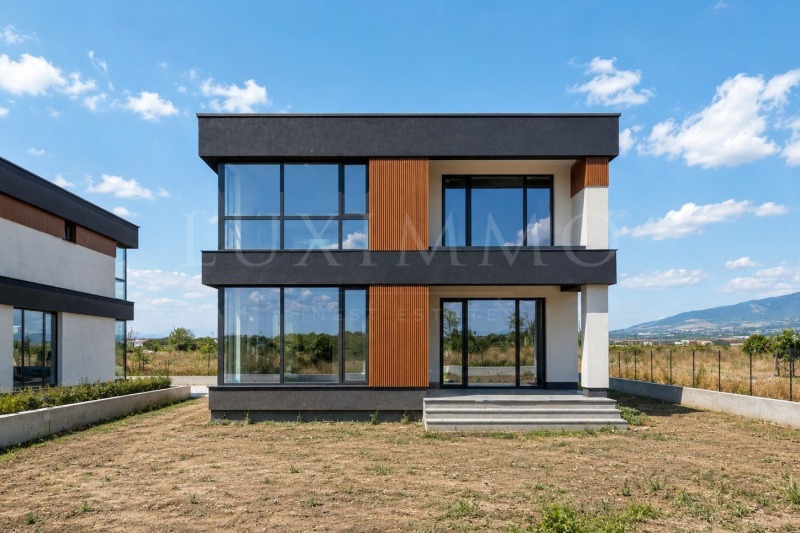 Продава КЪЩА, област Пловдив, с. Първенец • 365000 € / 713877.95 лв. • 16084216 1 — Holmes.bg Продава КЪЩА, област Пловдив, с. Първенец • 365000 € / 713877.95 лв. • 16084216 1