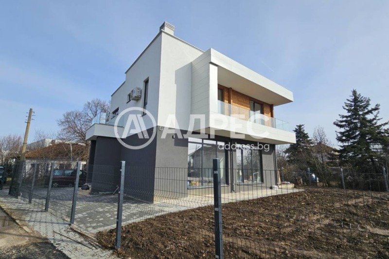 Продава КЪЩА, област София, с. Мусачево • 450000 € / 880123.50 лв. • 90941453 1 — Holmes.bg Продава КЪЩА, област София, с. Мусачево • 450000 € / 880123.50 лв. • 90941453 1