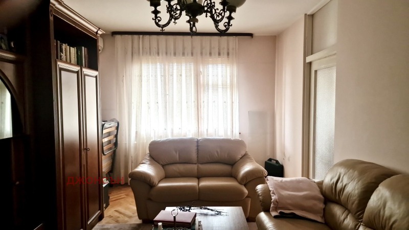 Продава 3-СТАЕН, град Шумен, Център • 140000 € • 45572674 1 — Holmes.bg Продава 3-СТАЕН, град Шумен, Център • 140000 € • 45572674 1