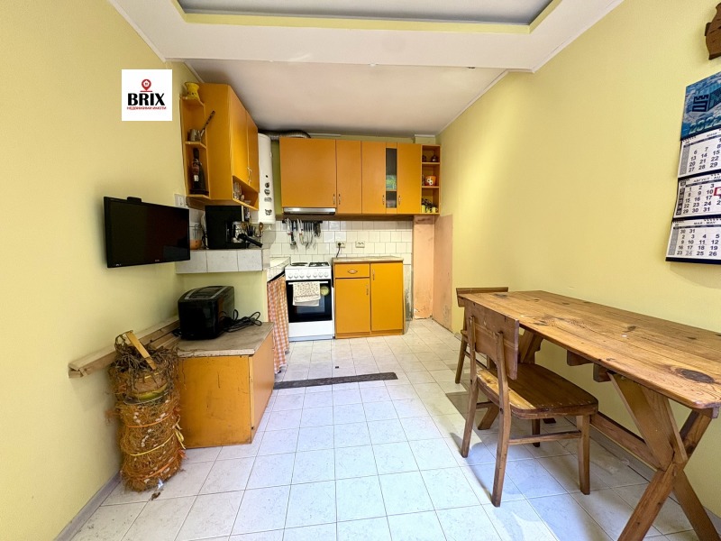 Продава КЪЩА, град Русе, Център • 110000 € • 20920325 1 — Holmes.bg Продава КЪЩА, град Русе, Център • 110000 € • 20920325 1