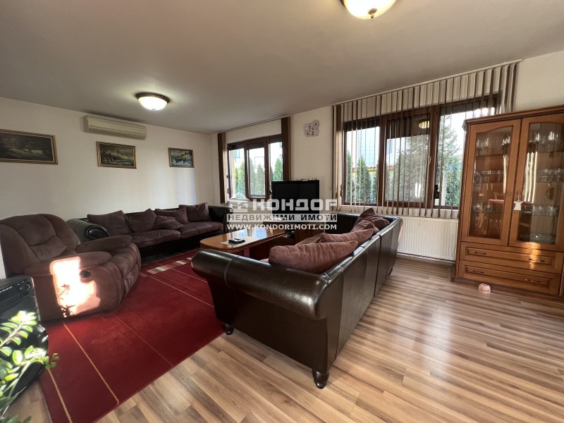 Продава КЪЩА, град Пловдив, Остромила • 570000 € / 1114823.10 лв. • 27643977 1 — Holmes.bg Продава КЪЩА, град Пловдив, Остромила • 570000 € / 1114823.10 лв. • 27643977 1