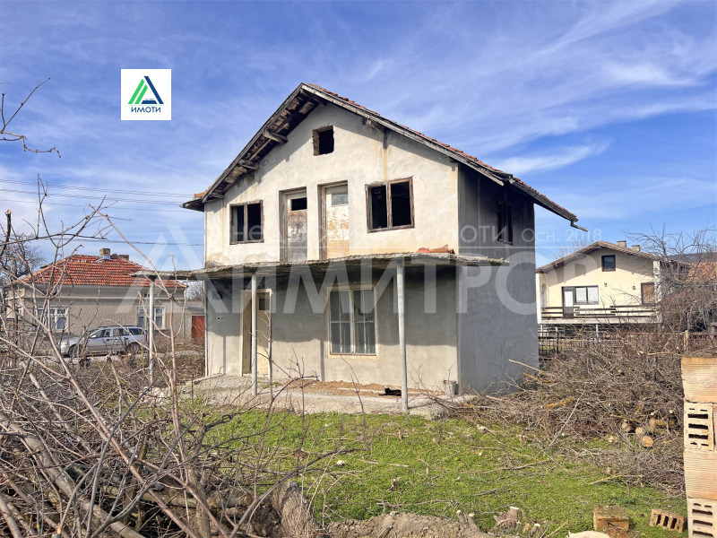 Продава ВИЛА, област Шумен, с. Зайчино ореше • 18000 € / 35204.94 лв. • 21412146 1 — Holmes.bg Продава ВИЛА, област Шумен, с. Зайчино ореше • 18000 € / 35204.94 лв. • 21412146 1