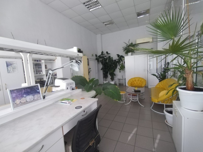 Продава ОФИС, град Ямбол, Център • 165000 € / 322711.95 лв. • 62831290 1 — Holmes.bg Продава ОФИС, град Ямбол, Център • 165000 € / 322711.95 лв. • 62831290 1