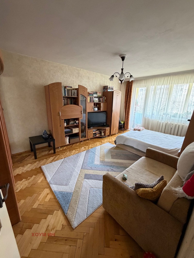 Продава 1-СТАЕН, град София, Сухата река • 129900 € / 254062.32 лв. • 74303321 1 — Holmes.bg Продава 1-СТАЕН, град София, Сухата река • 129900 € / 254062.32 лв. • 74303321 1