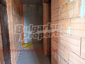 Снимка Продава ГАРАЖ, ПАРКОМЯСТО