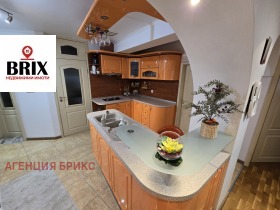 Обява Продава 3-СТАЕН,град Русе, Широк център