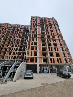 Продажба на четеристайни апартаменти в град Бургас - изображение 1 