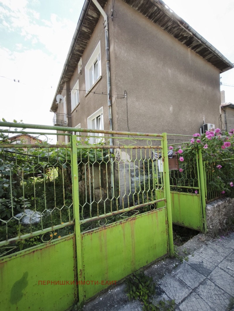 Продава КЪЩА, град Перник, Клепало • 120000 € / 234699.60 лв. • 66838064 1 — Holmes.bg Продава КЪЩА, град Перник, Клепало • 120000 € / 234699.60 лв. • 66838064 1