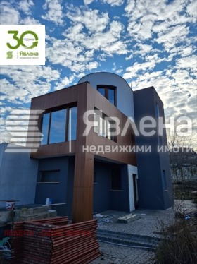 КЪЩА, 395 m2 - Holmes.bg КЪЩА, 395 m2