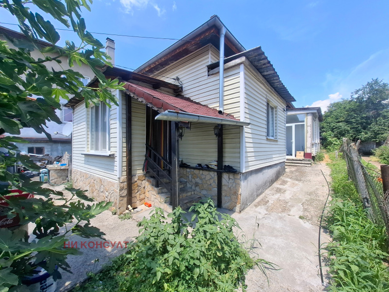 Продава КЪЩА, град София, Бенковски • 360000 € / 704098.80 лв. • 23412952 1 — Holmes.bg Продава КЪЩА, град София, Бенковски • 360000 € / 704098.80 лв. • 23412952 1