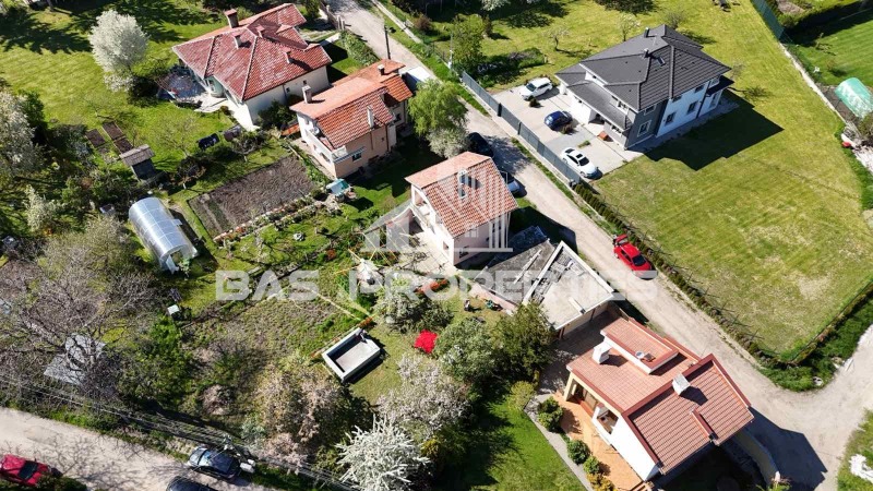 Продава КЪЩА, област София, с. Пролеша • 330000 € / 645423.90 лв. • 50570505 1 — Holmes.bg Продава КЪЩА, област София, с. Пролеша • 330000 € / 645423.90 лв. • 50570505 1